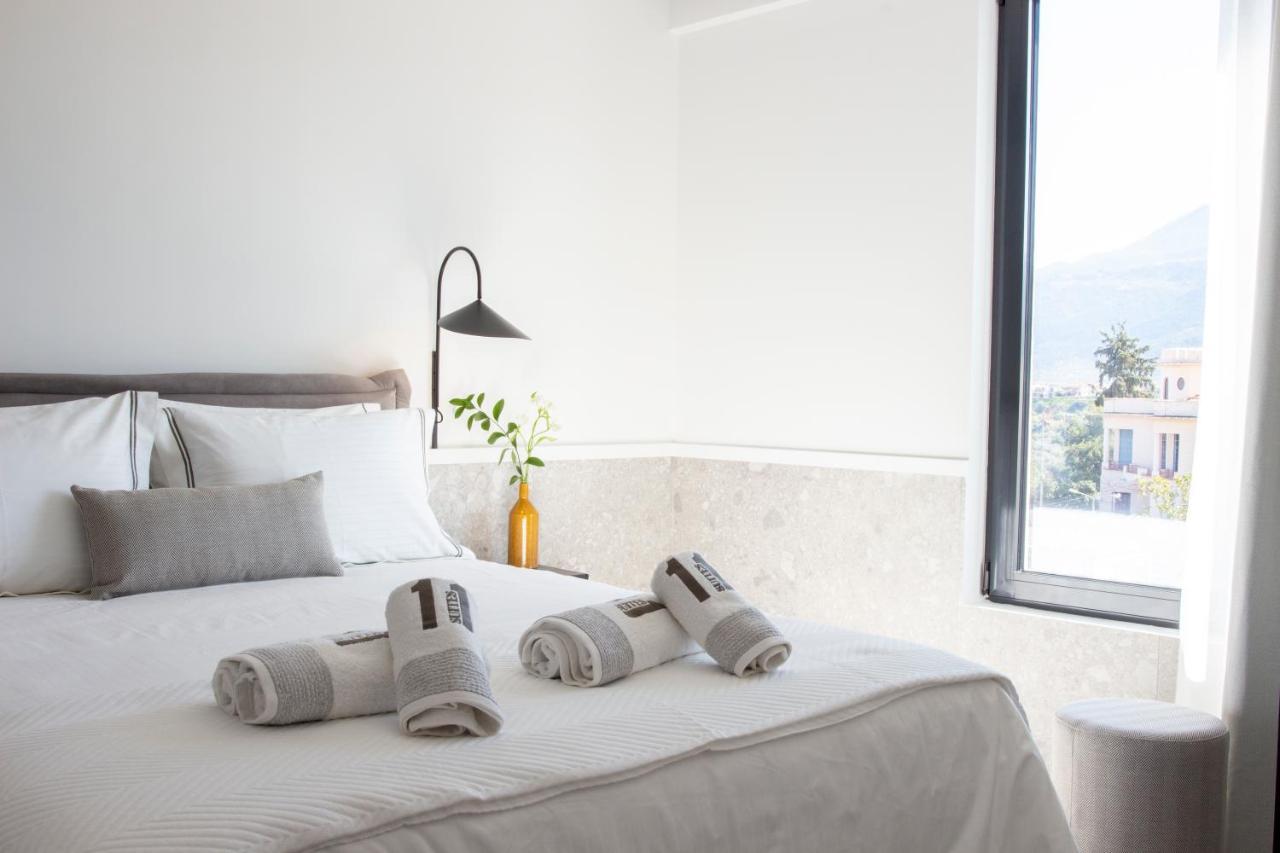 11Suites Aigio Dış mekan fotoğraf