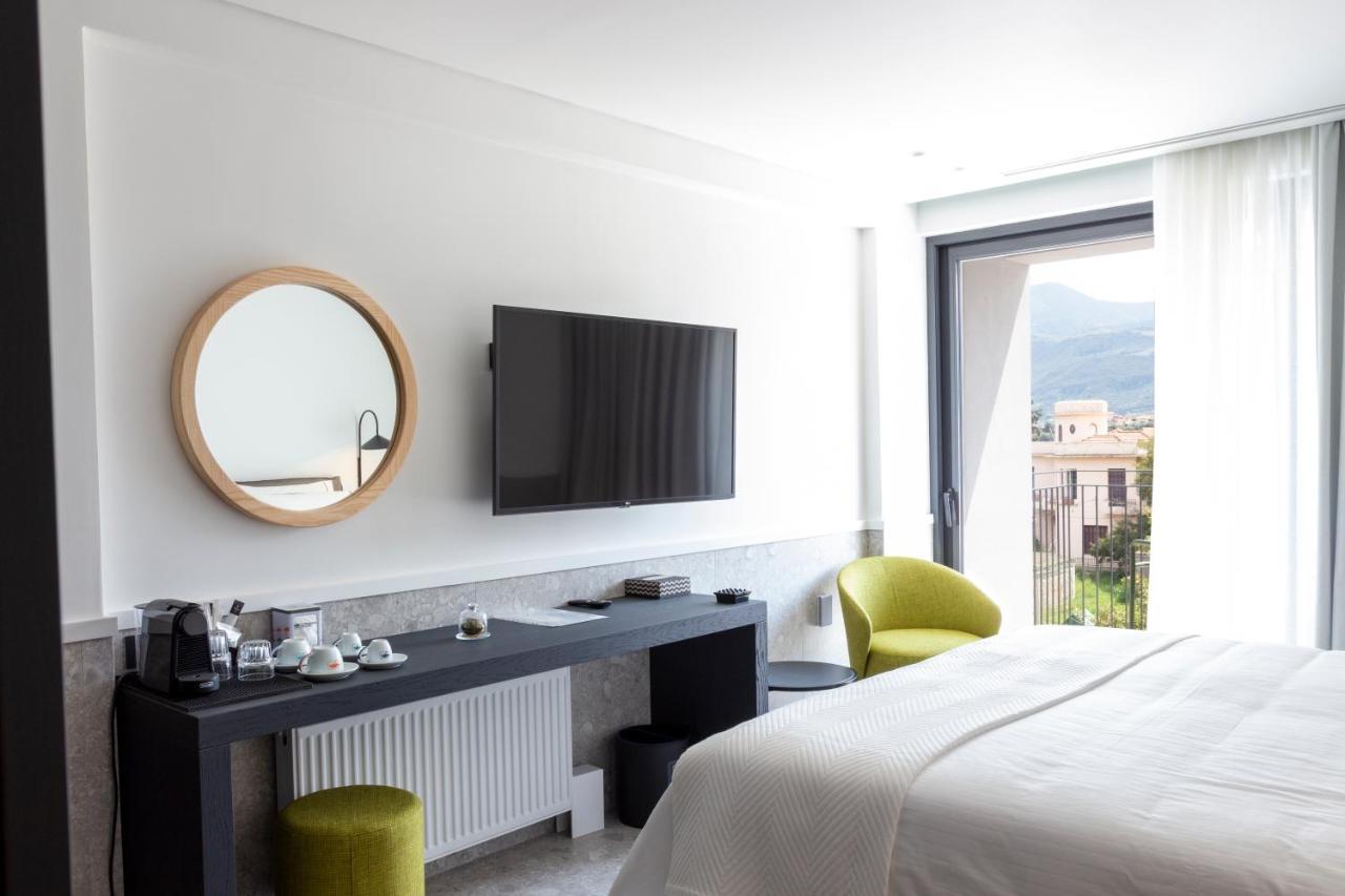 11Suites Aigio Dış mekan fotoğraf